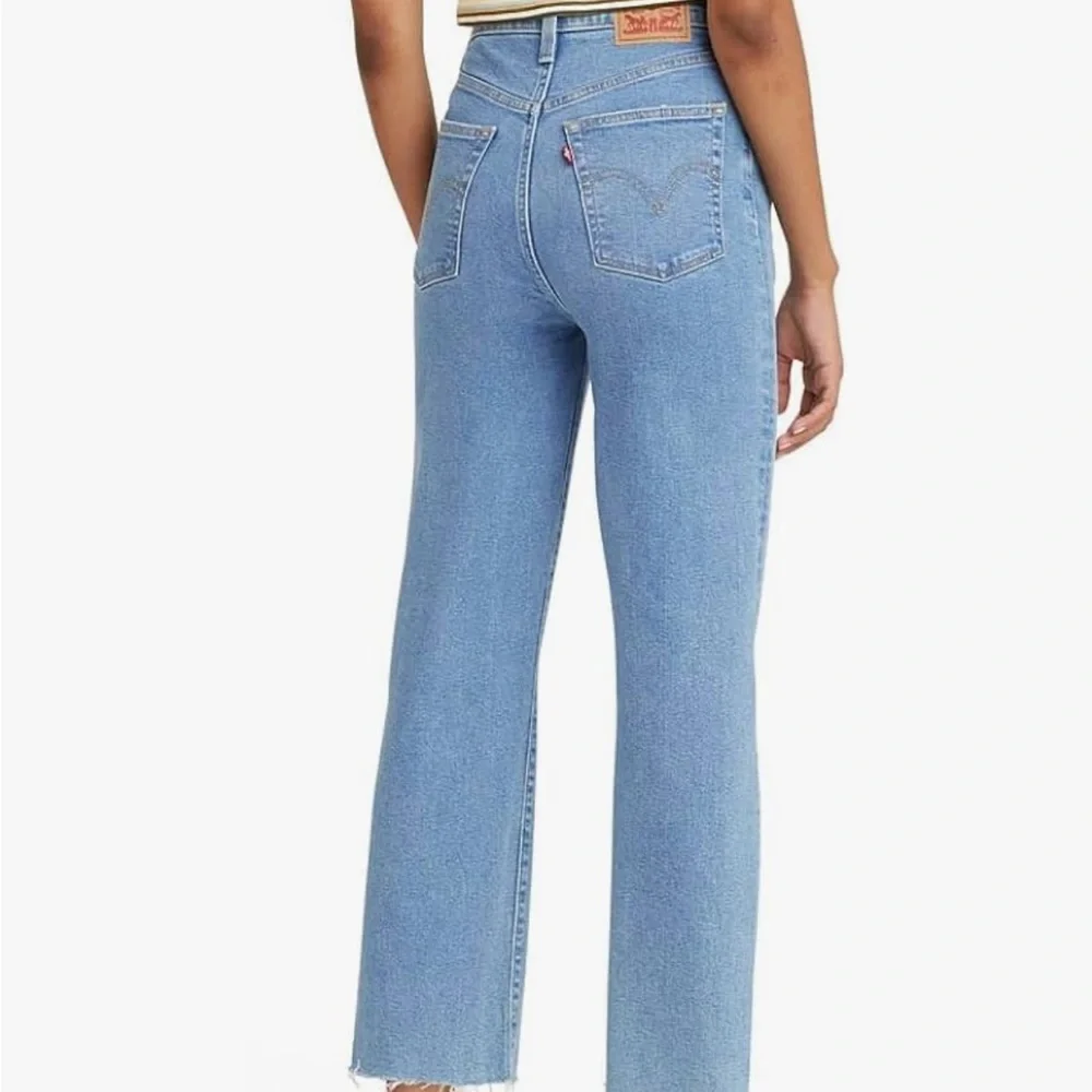 NWT Levi's Women's Ribcage Straight Ankle Jeans - Picture 2 of 6